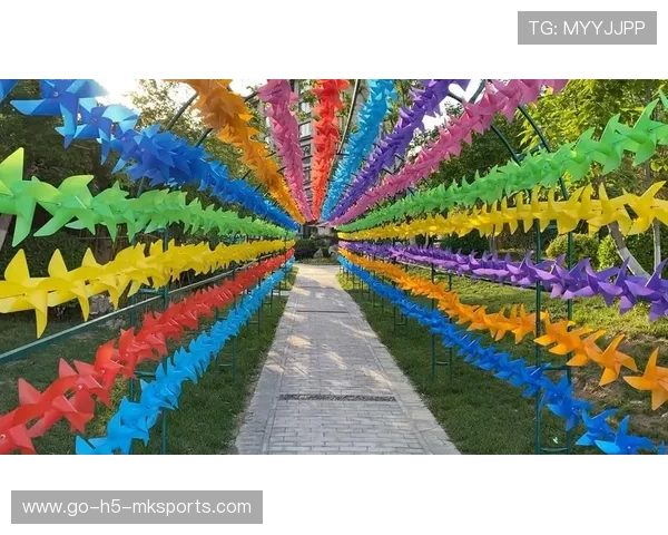 东莞大风吹动高空工人，现场惊心动魄，东莞大风车是什么意思