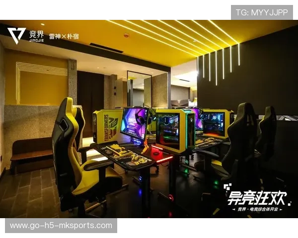 电竞晋级赛场场焦灼胜负难料，电竞比赛厅