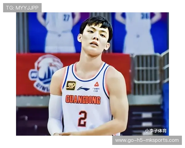 徐杰空位犹豫不出手，广东进攻选择被放大，广东队徐杰是哪个学校的
